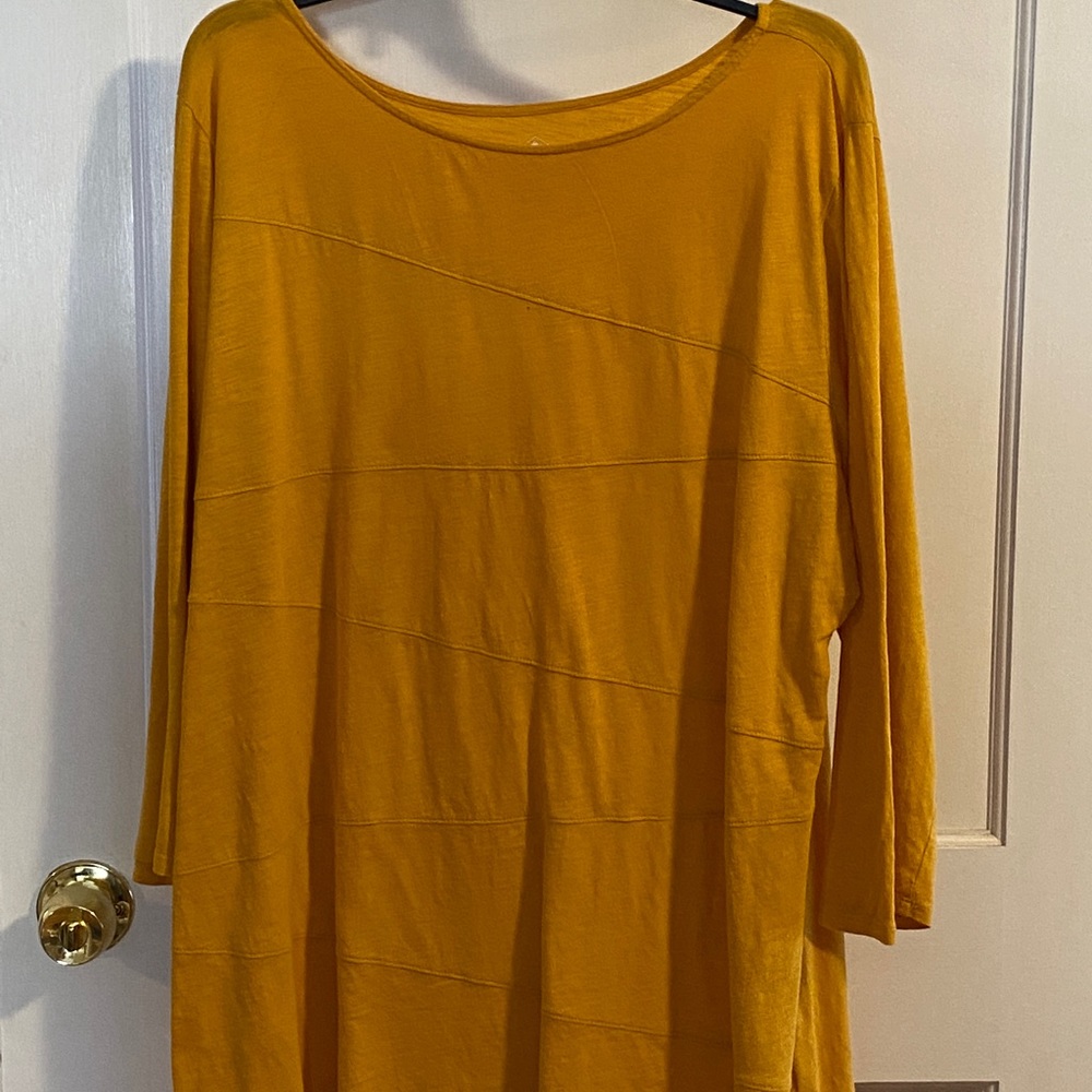 St. John’s Bay tunic.  1X womens plus sunflower color.